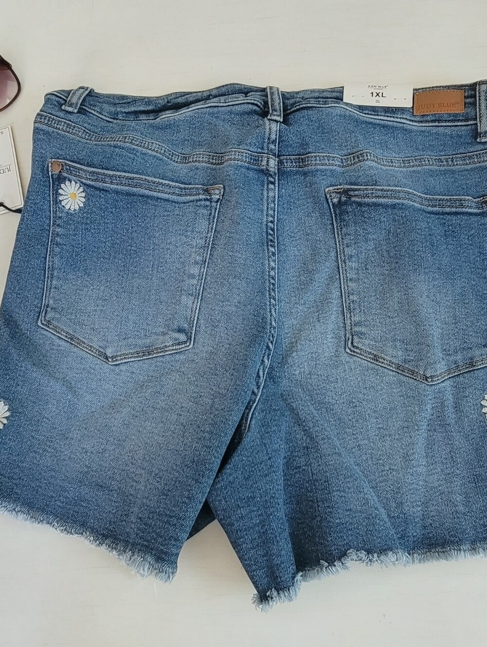 Judy Blue High Waste Embrodered Short - Picture 5 of 7